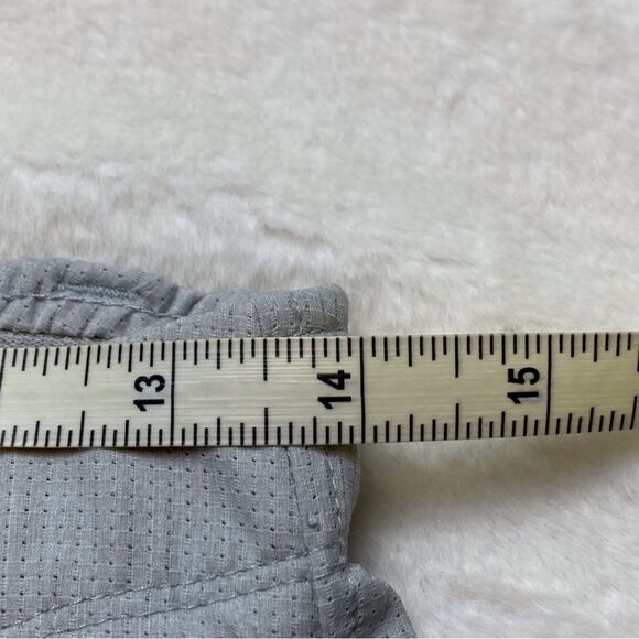 Three Sixty Six Light Gray Shorts Size 28 - Picture 8 of 10